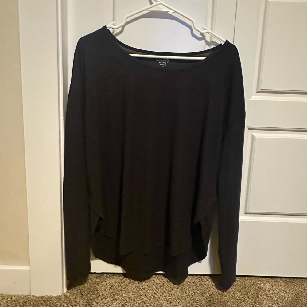 Women’s active wear top, Black, Old Navy, breathable, size M, side taylored